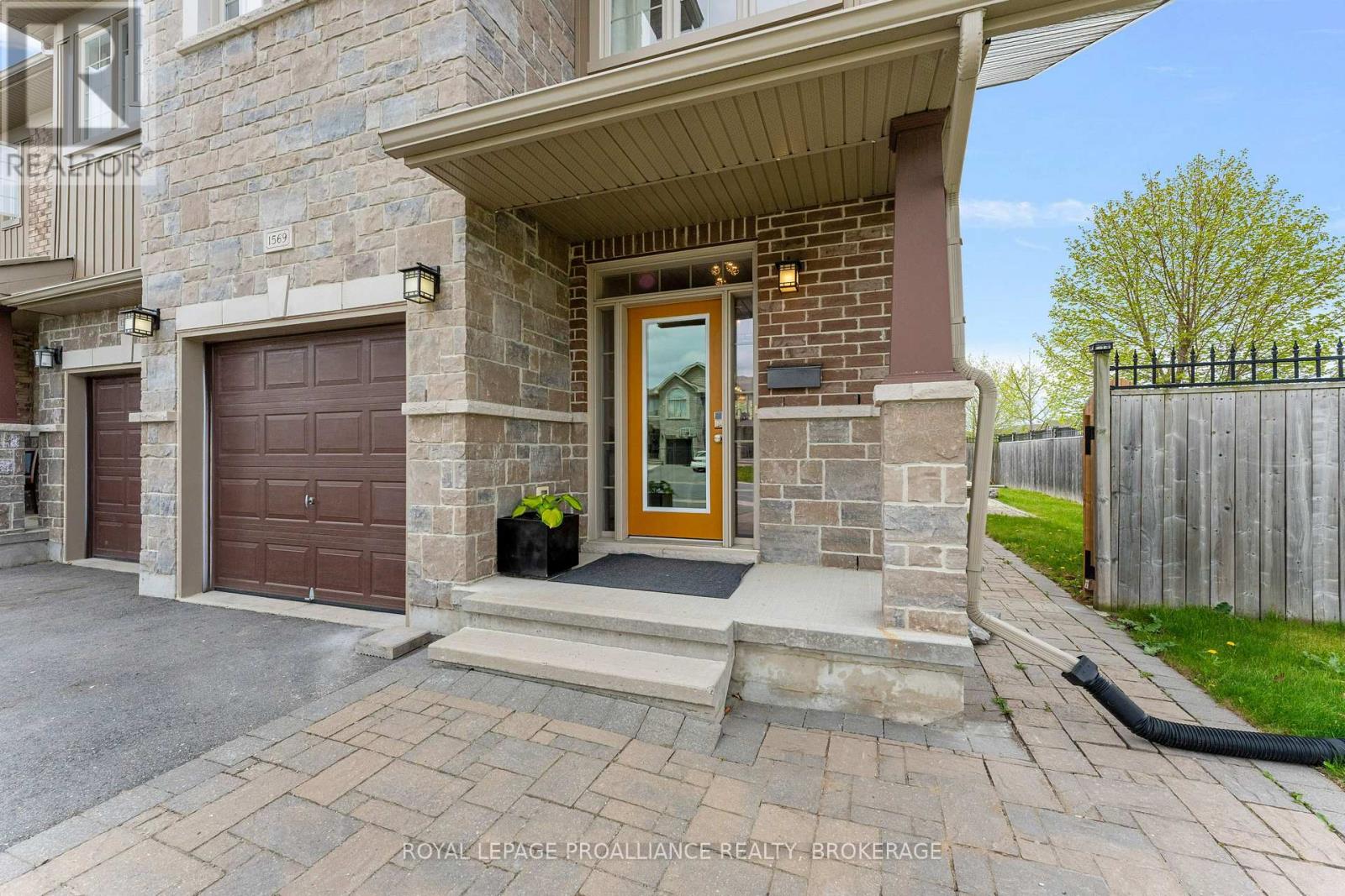 1569 DAVENPORT CRESCENT