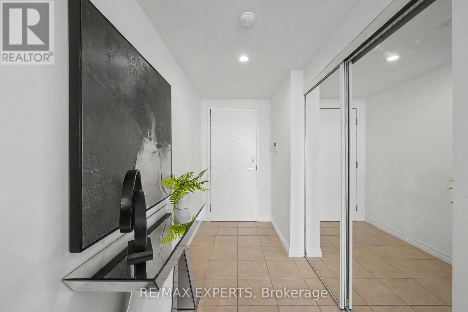 1113 - 55 STRATHAVEN DRIVE