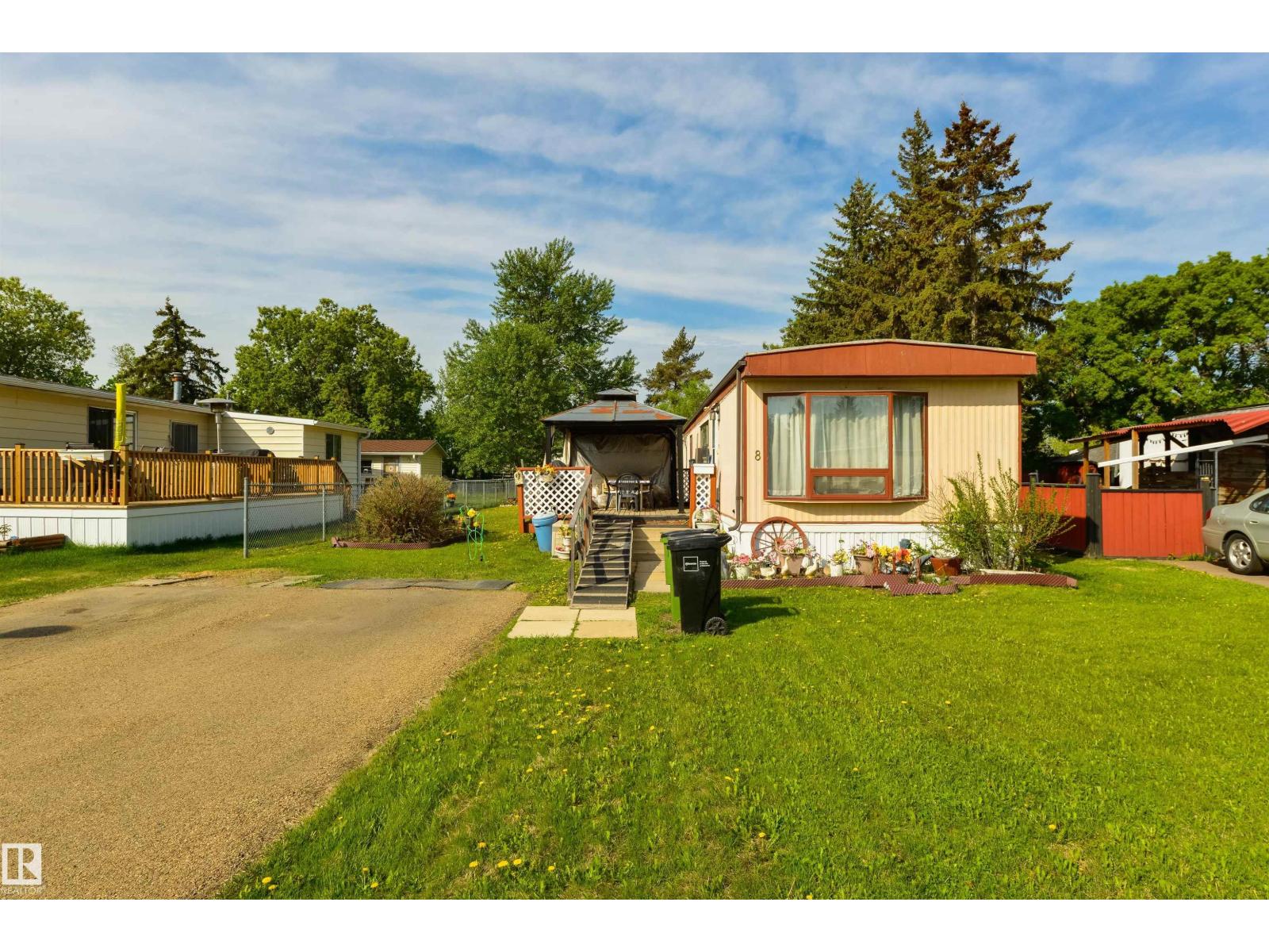 8 Keyhole CR NW