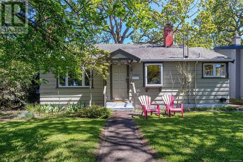 971 Wilmer St Victoria BC V8S4B8