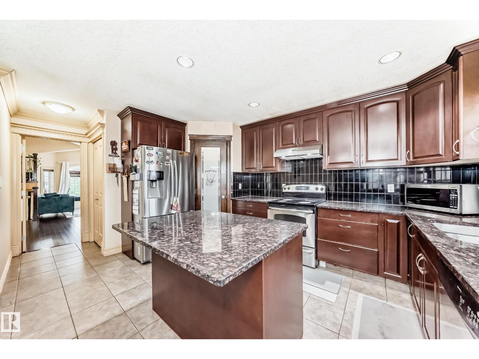 1913 33B AV NW