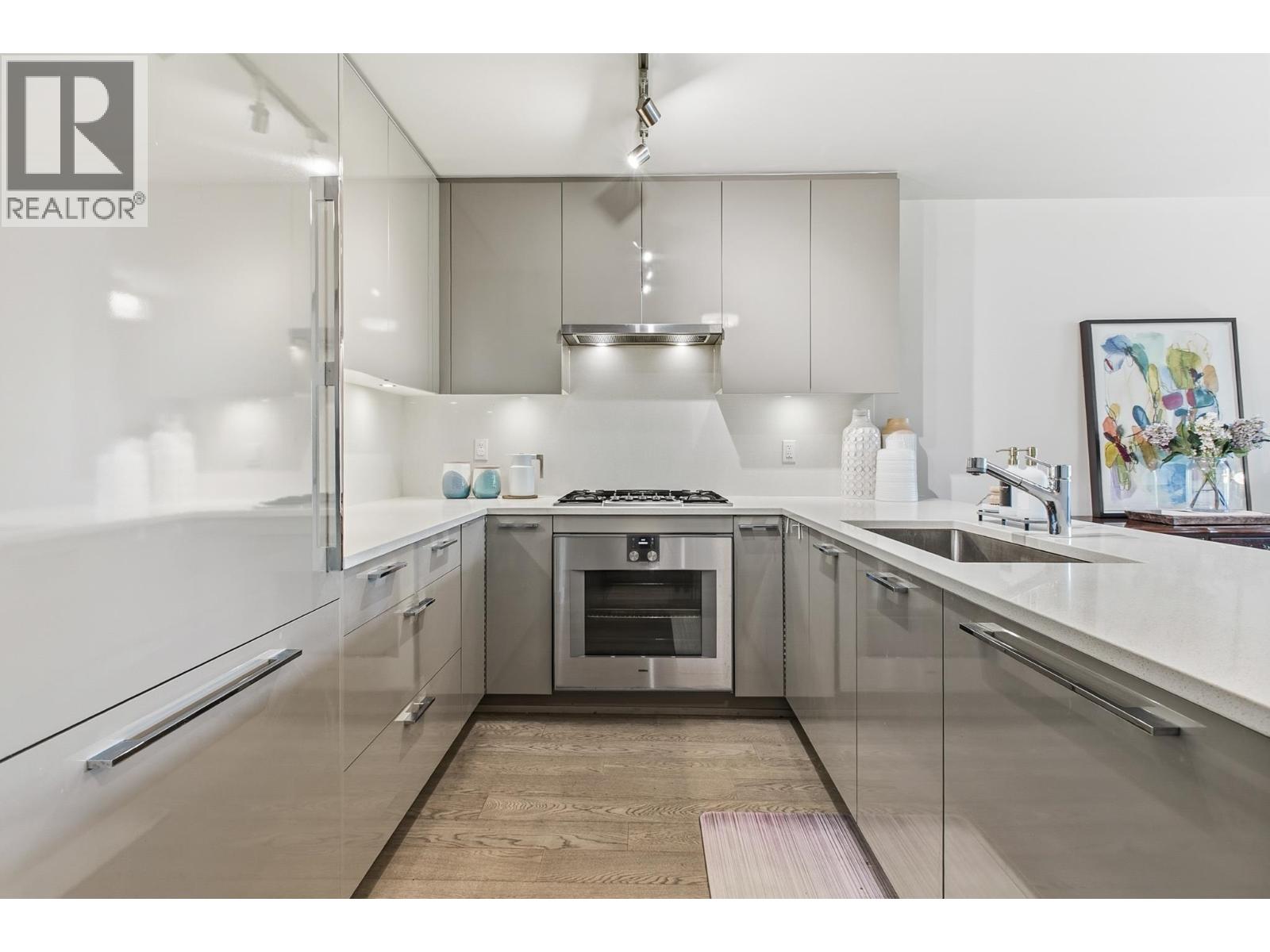 307 4488 CAMBIE STREET
