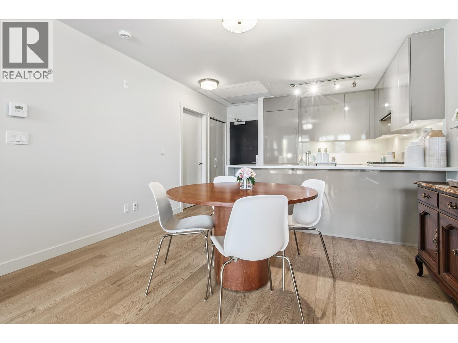 307 4488 CAMBIE STREET