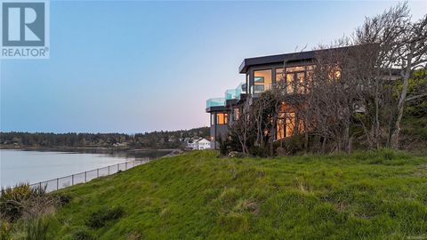 4351 Gordon Head Rd Saanich BC V8X5J2