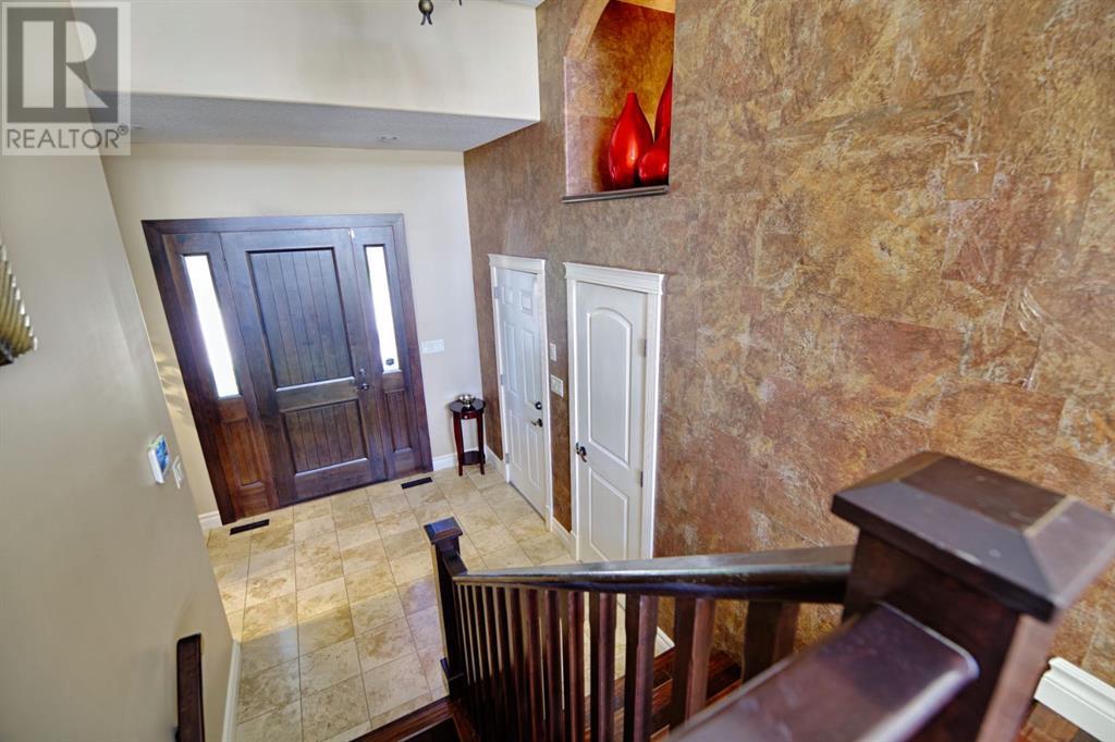 208 Mt Sunburst Place W