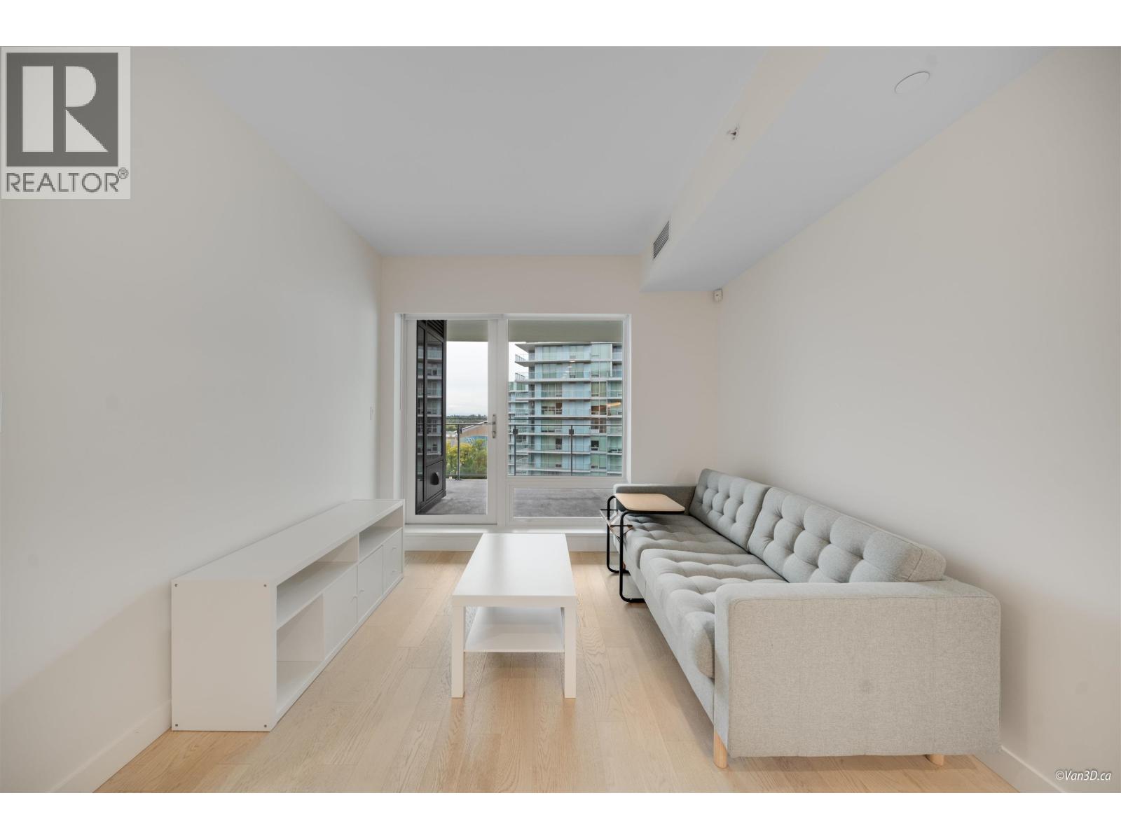 913 6811 PEARSON WAY