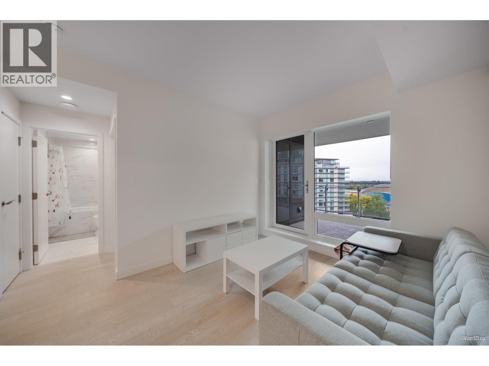 913 6811 PEARSON WAY