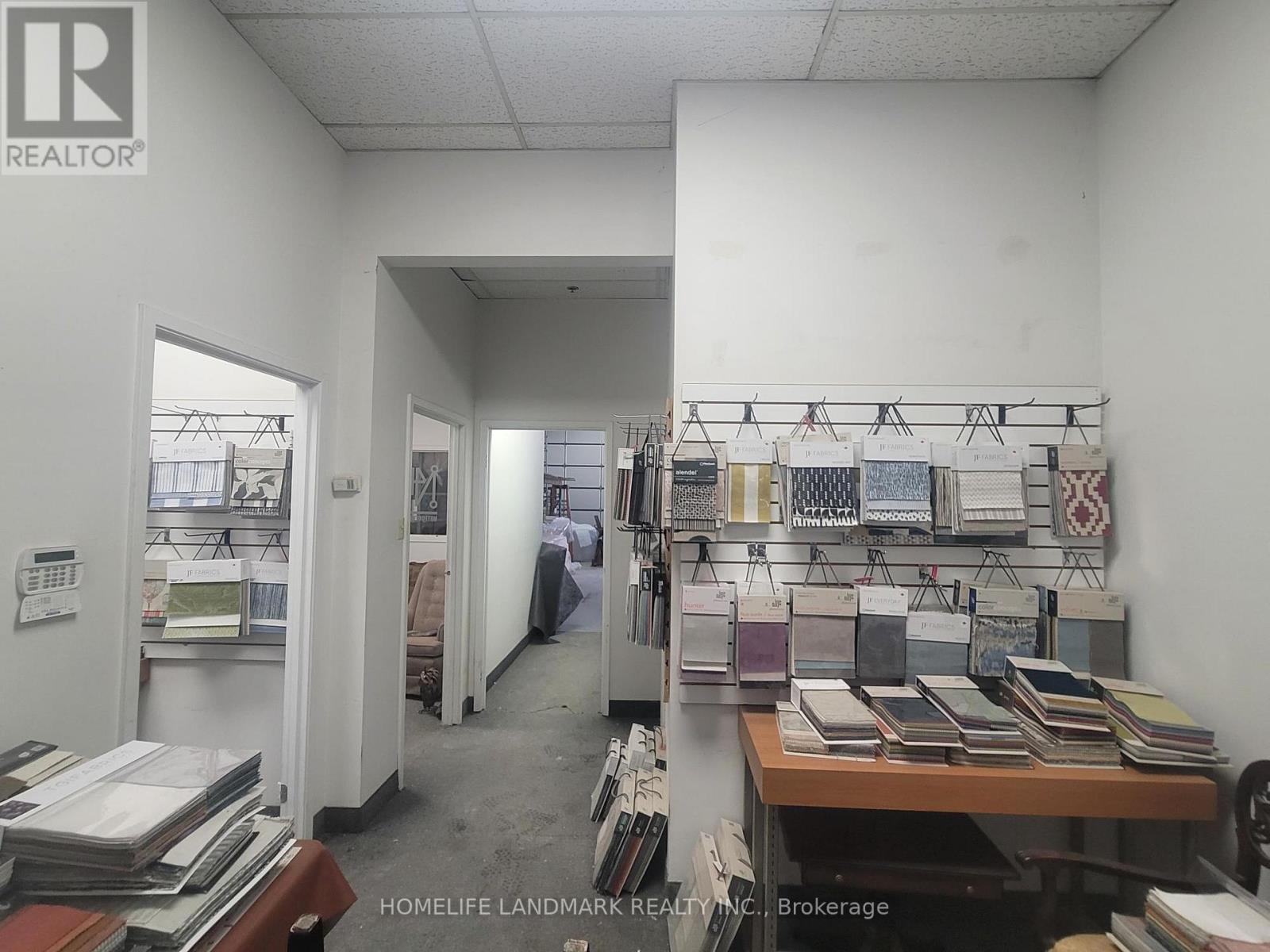 #10 - 60 AMBER STREET