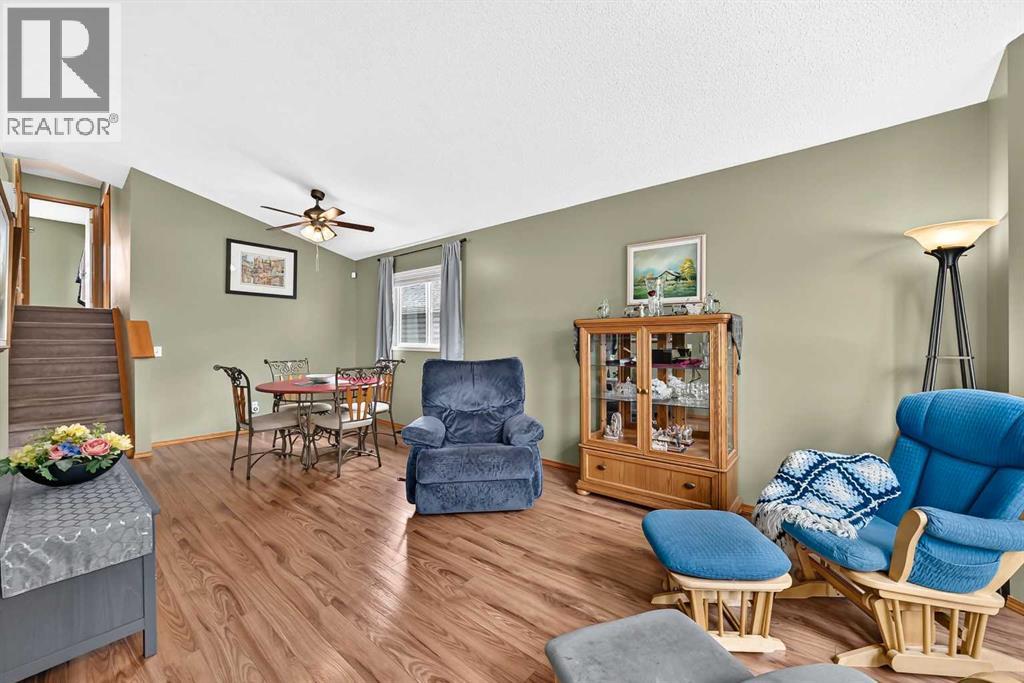 27 Erin Meadow Crescent SE