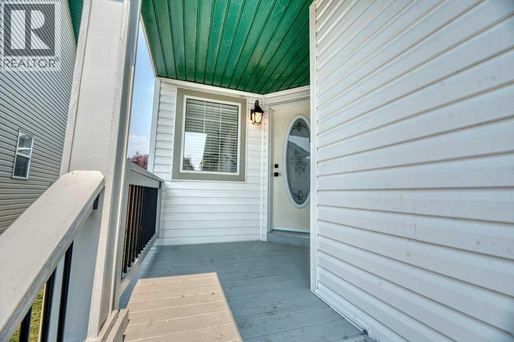 20 Taracove Crescent NE