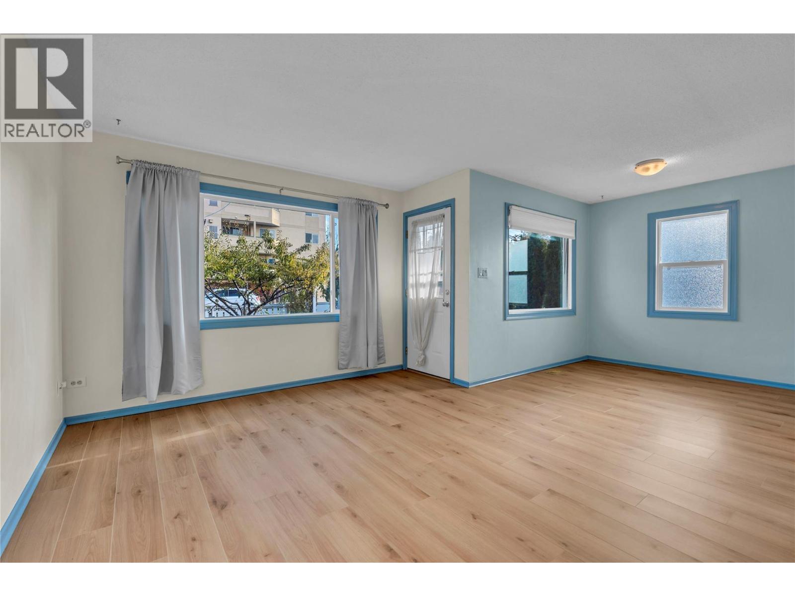 389 Brunswick Street