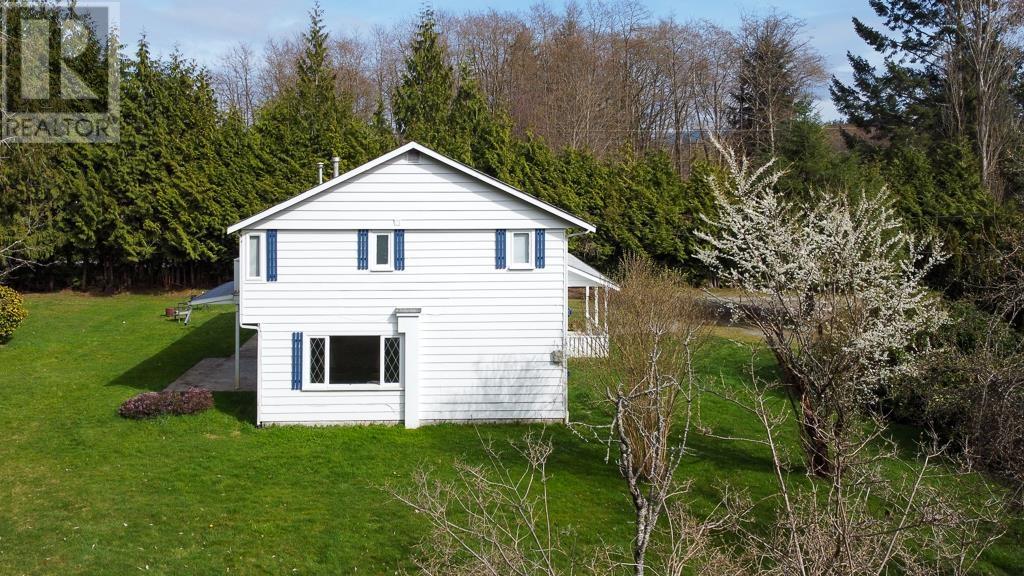 1186 SUNSHINE COAST HIGHWAY