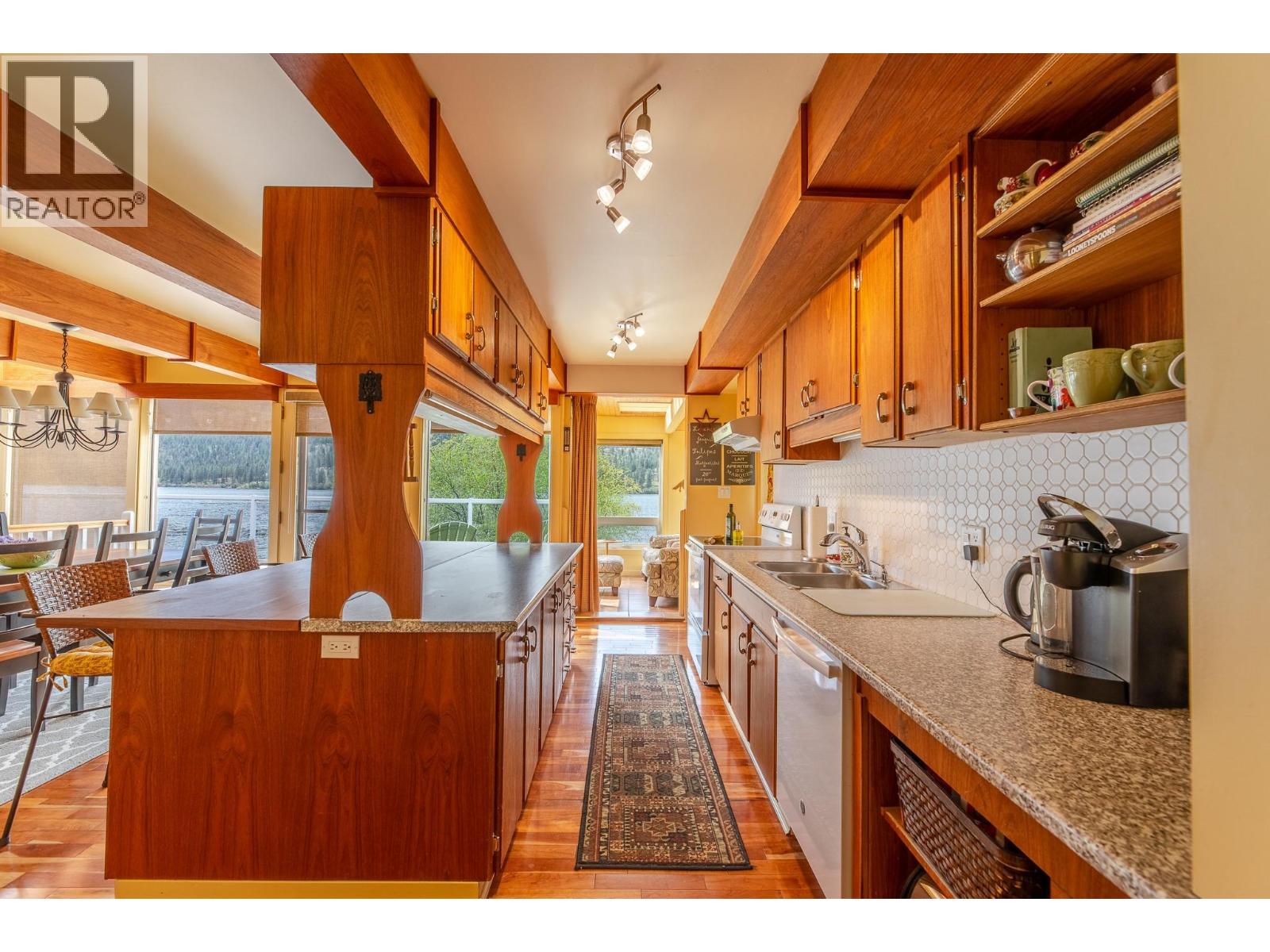 3120 Vaseux Lake Crescent