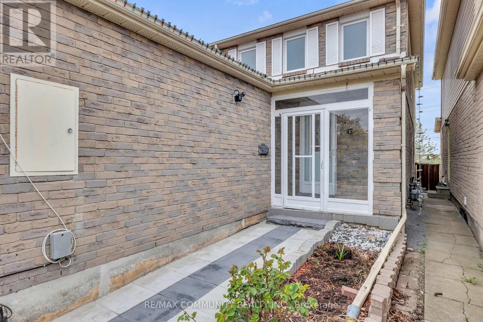73 MARESFIELD DRIVE