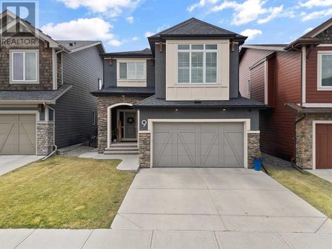 9 Evansborough Green NW Calgary AB T3P0M7