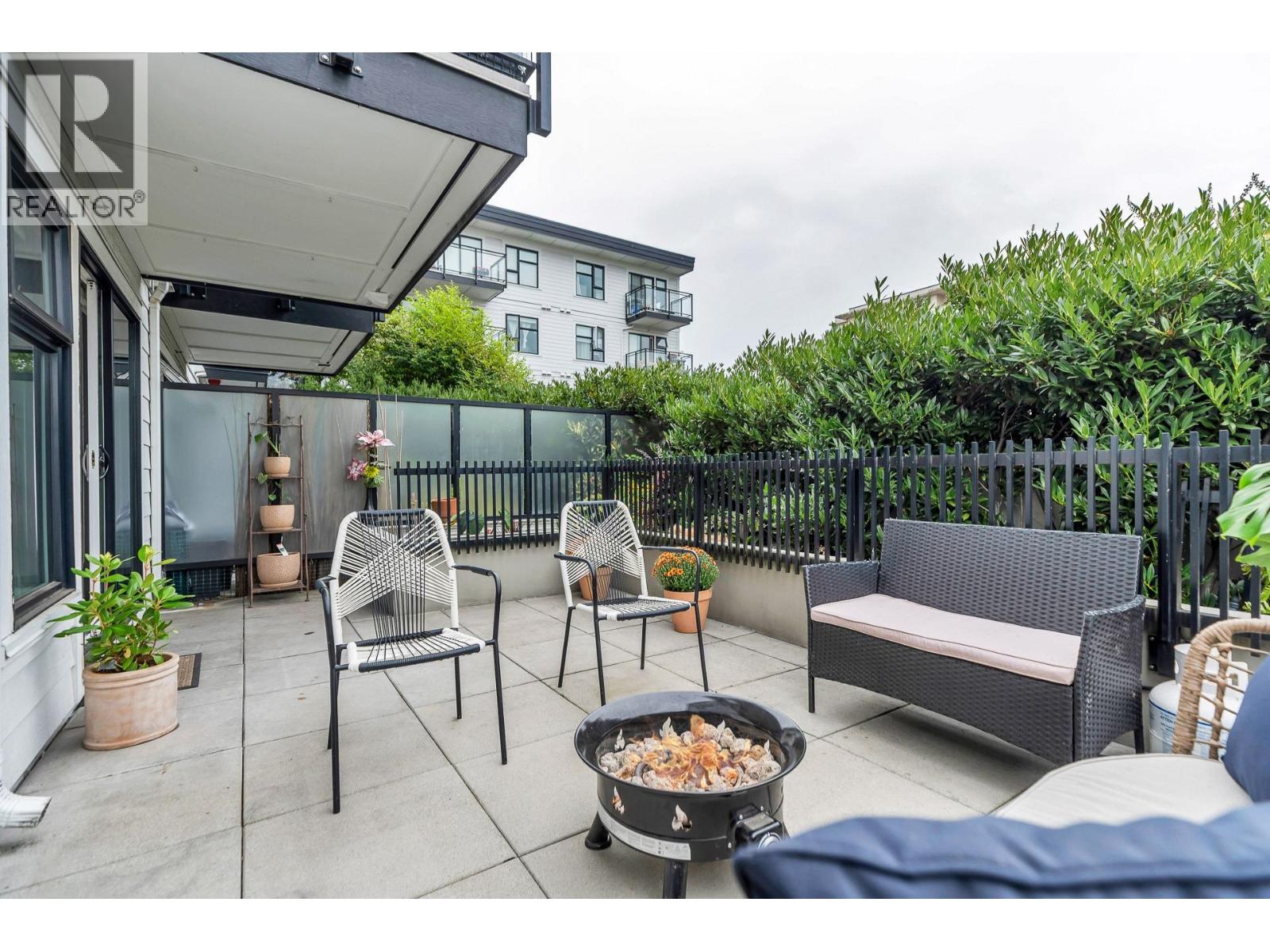 212 111 E 3RD STREET