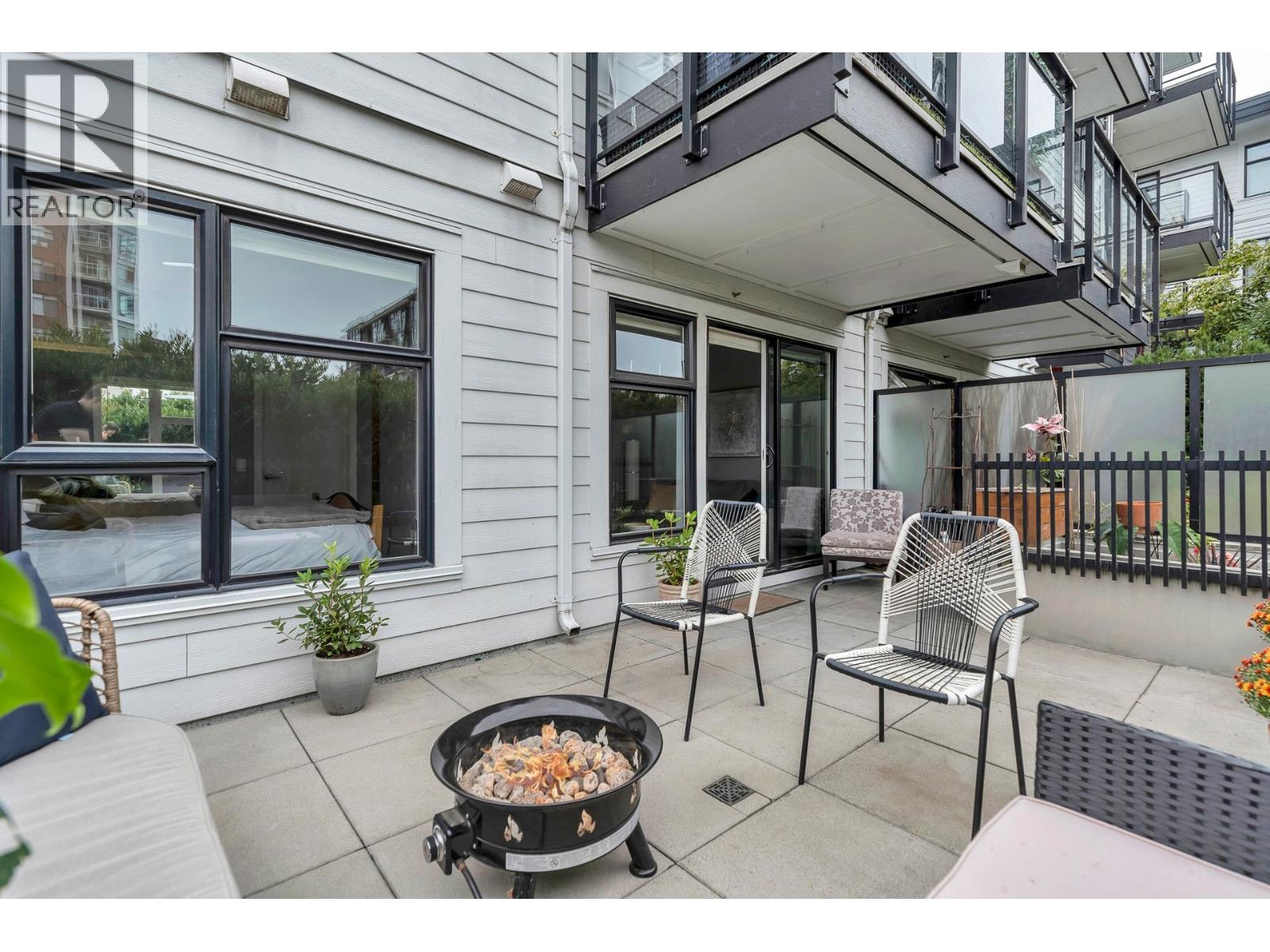 212 111 E 3RD STREET