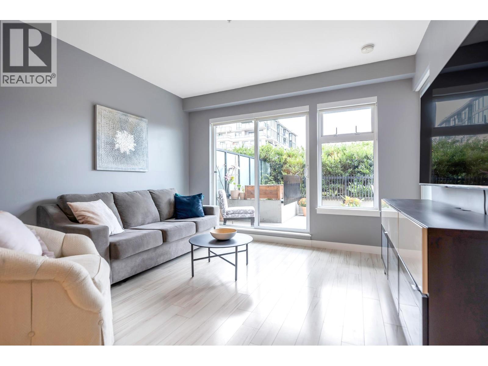 212 111 E 3RD STREET