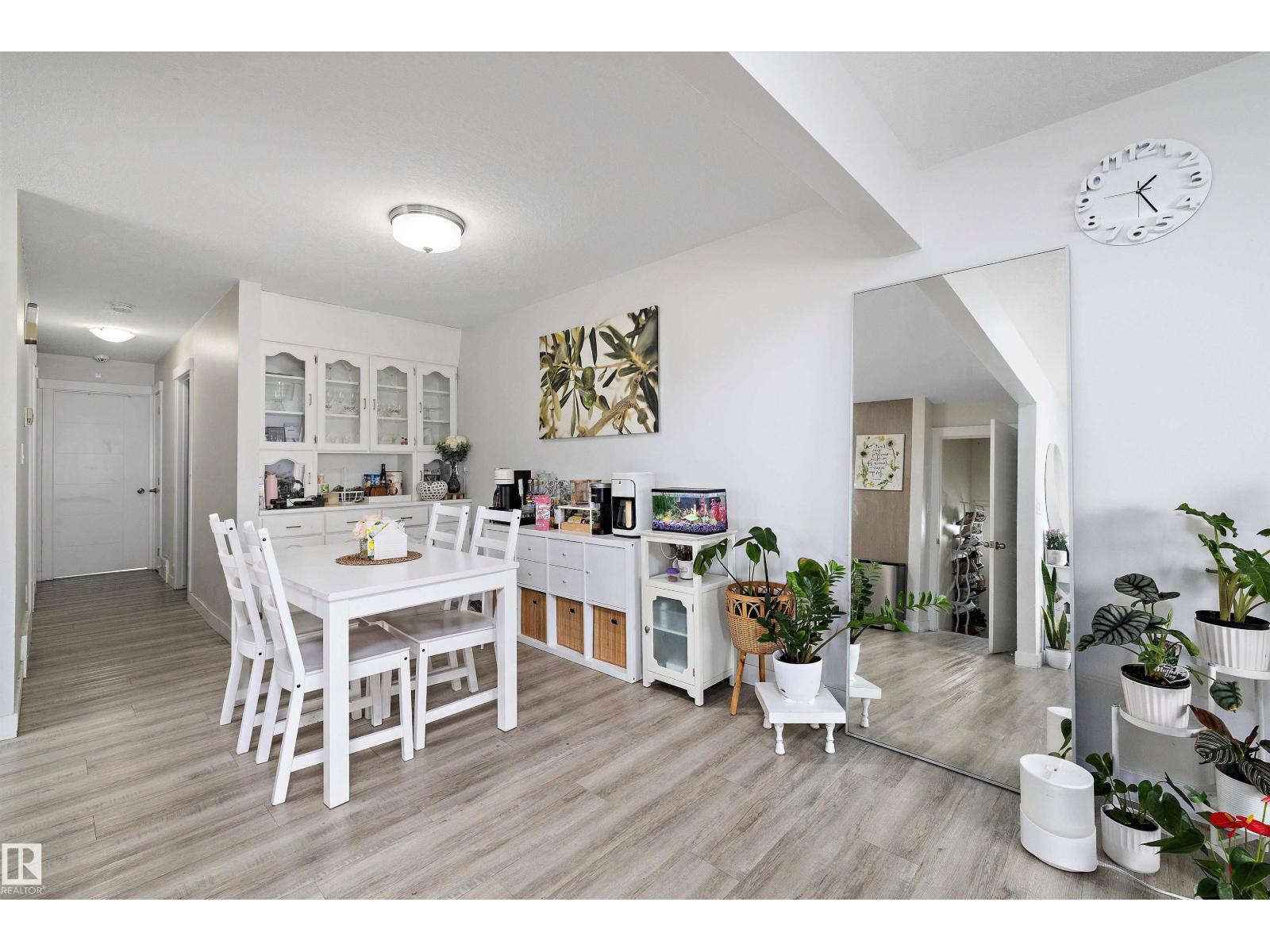 10229/10231 159 ST NW