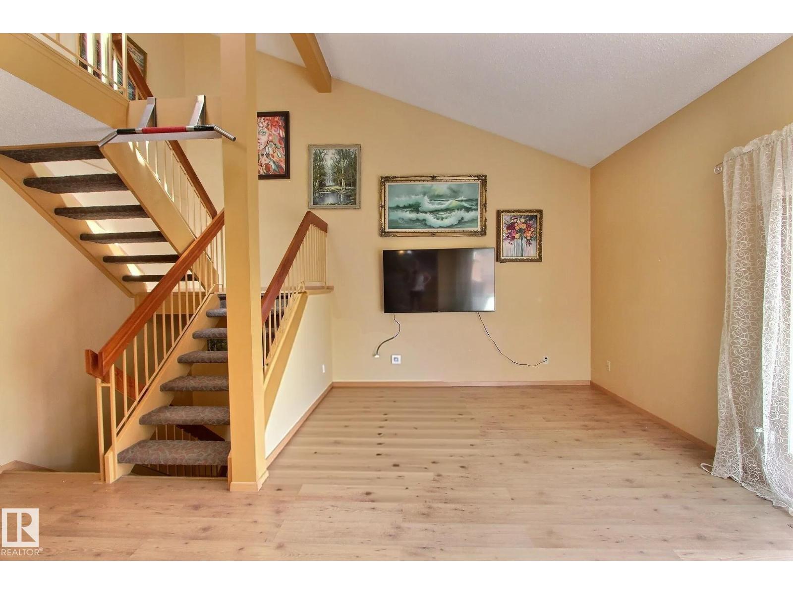 230 CHATEAU PL NW