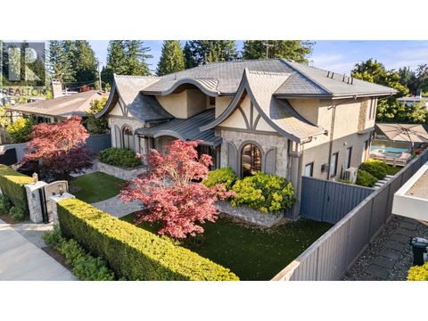 2809 EDGEMONT BOULEVARD North Vancouver BC V7R2N3