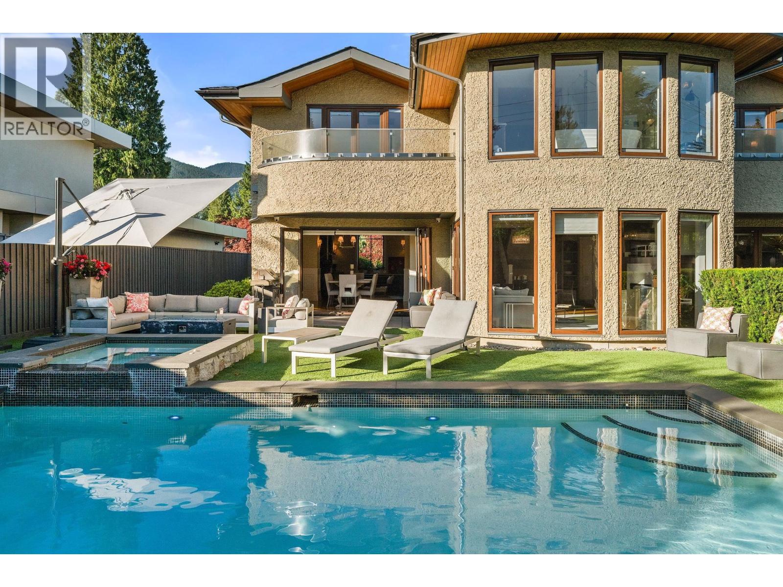 2809 EDGEMONT BOULEVARD