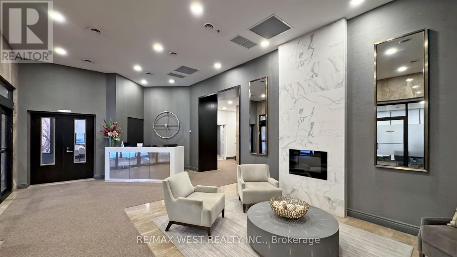 801 - 240 HEATH STREET W