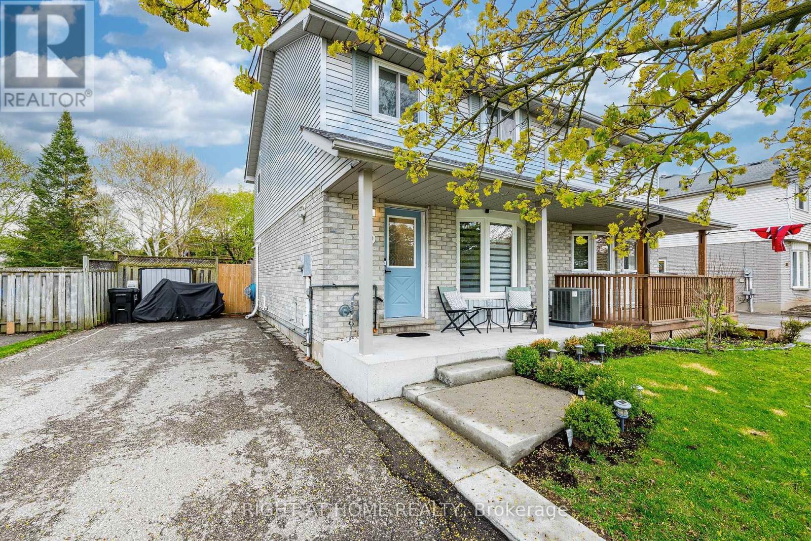 899 ELGIN STREET N