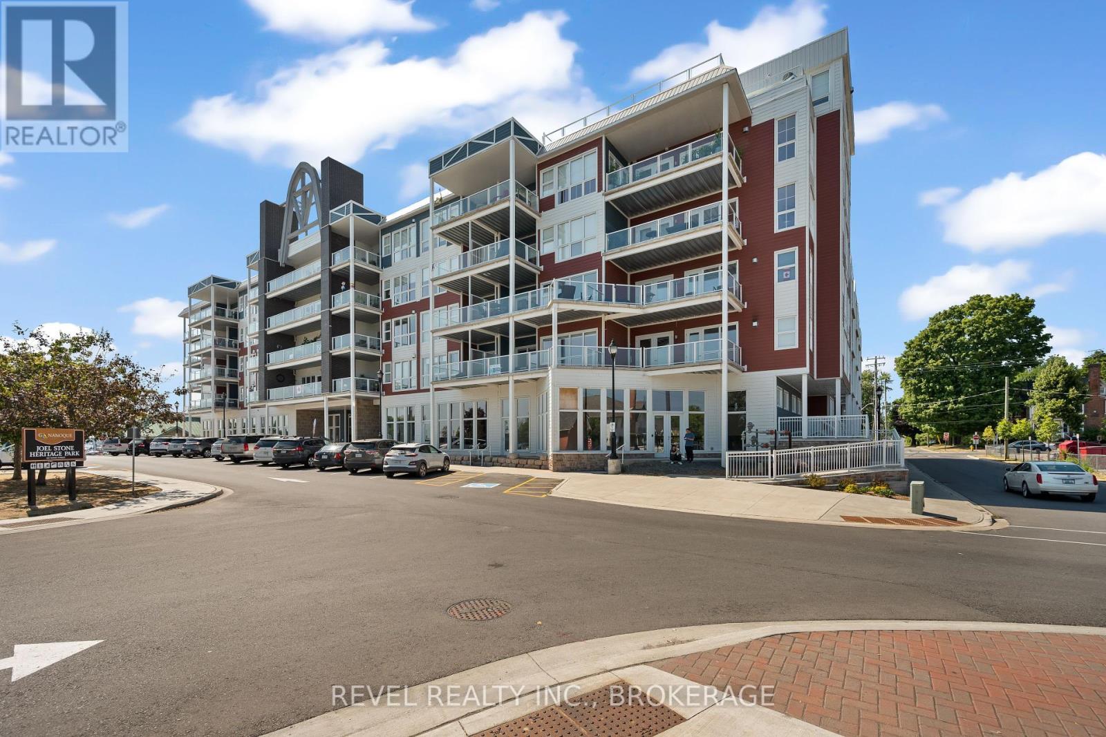14 - 130 WATER STREET E