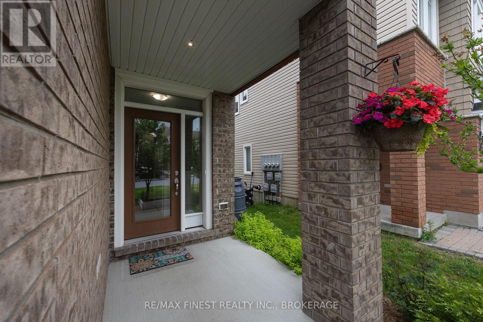 879 RIVERVIEW WAY