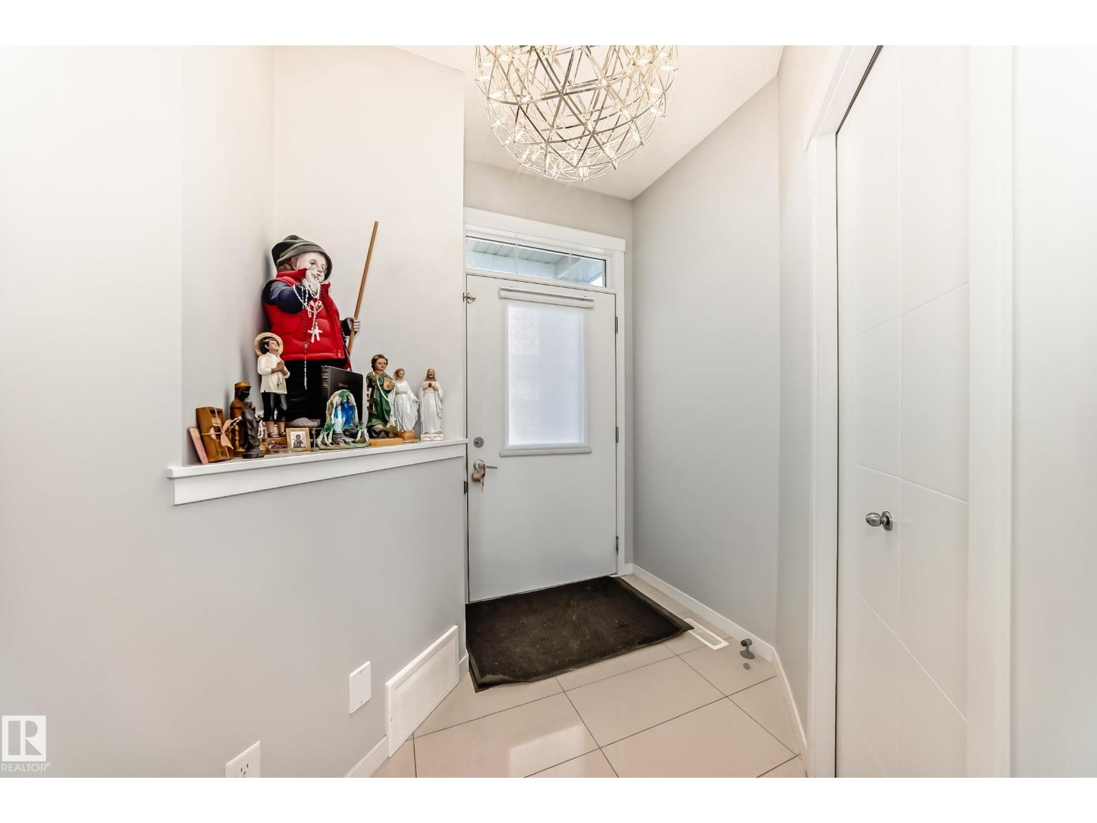 2043 51 ST SW