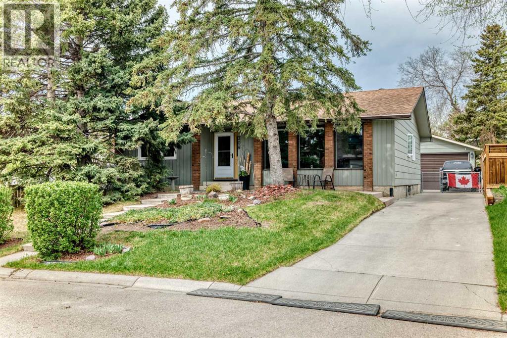 308 Cannington Place SW