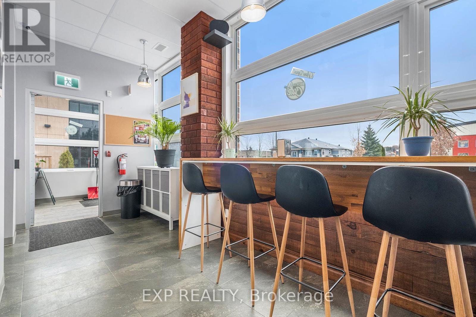 511 LACOLLE WAY