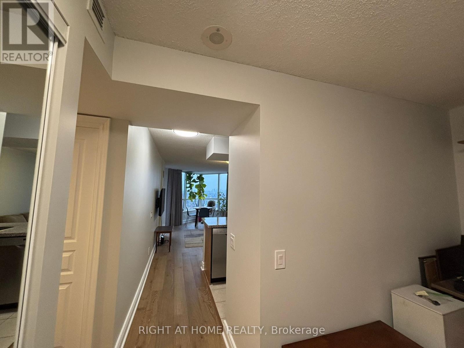 1103 - 10 NORTHTOWN WAY E