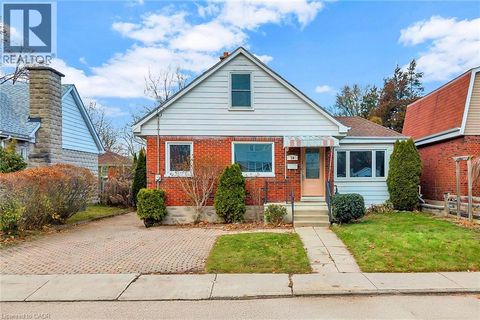 14 MARTIN Avenue Cambridge ON N1R3A4