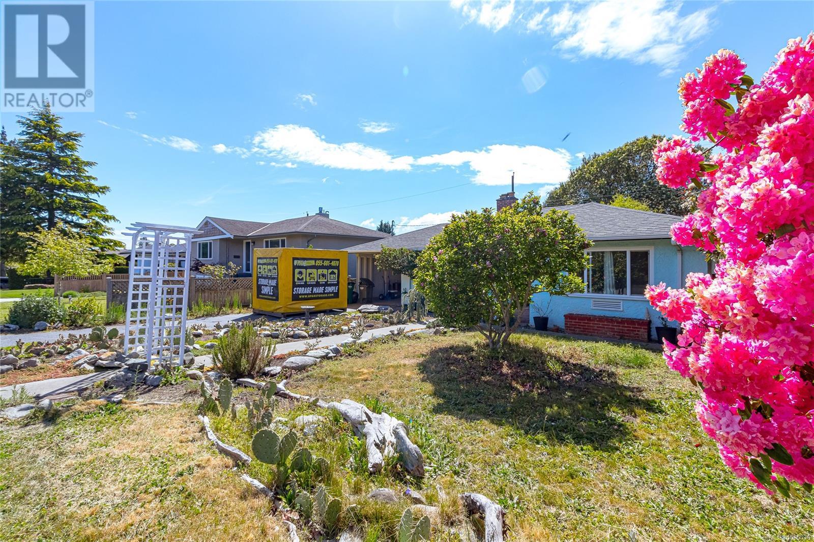 3228 Service St