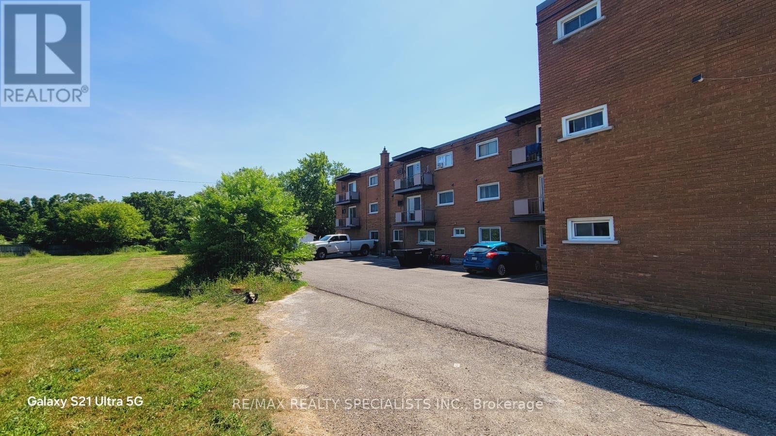 426 QUEENSTON STREET