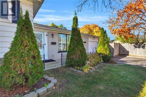 440 SUNSET Drive Oakville ON L6L3N4