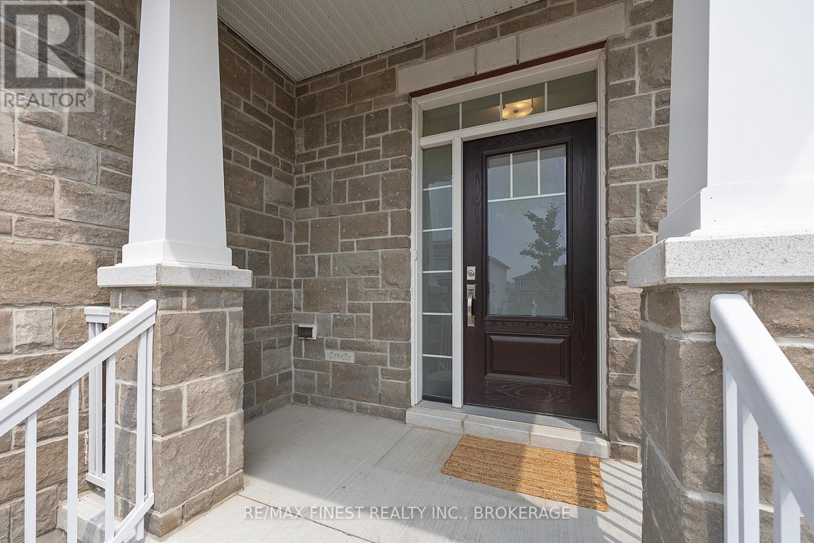 1540 DAVENPORT CRESCENT