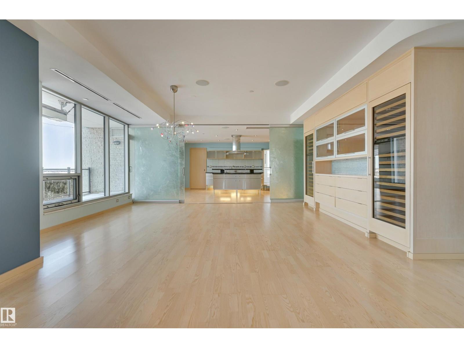 #901 10035 SASKATCHEWAN DR NW