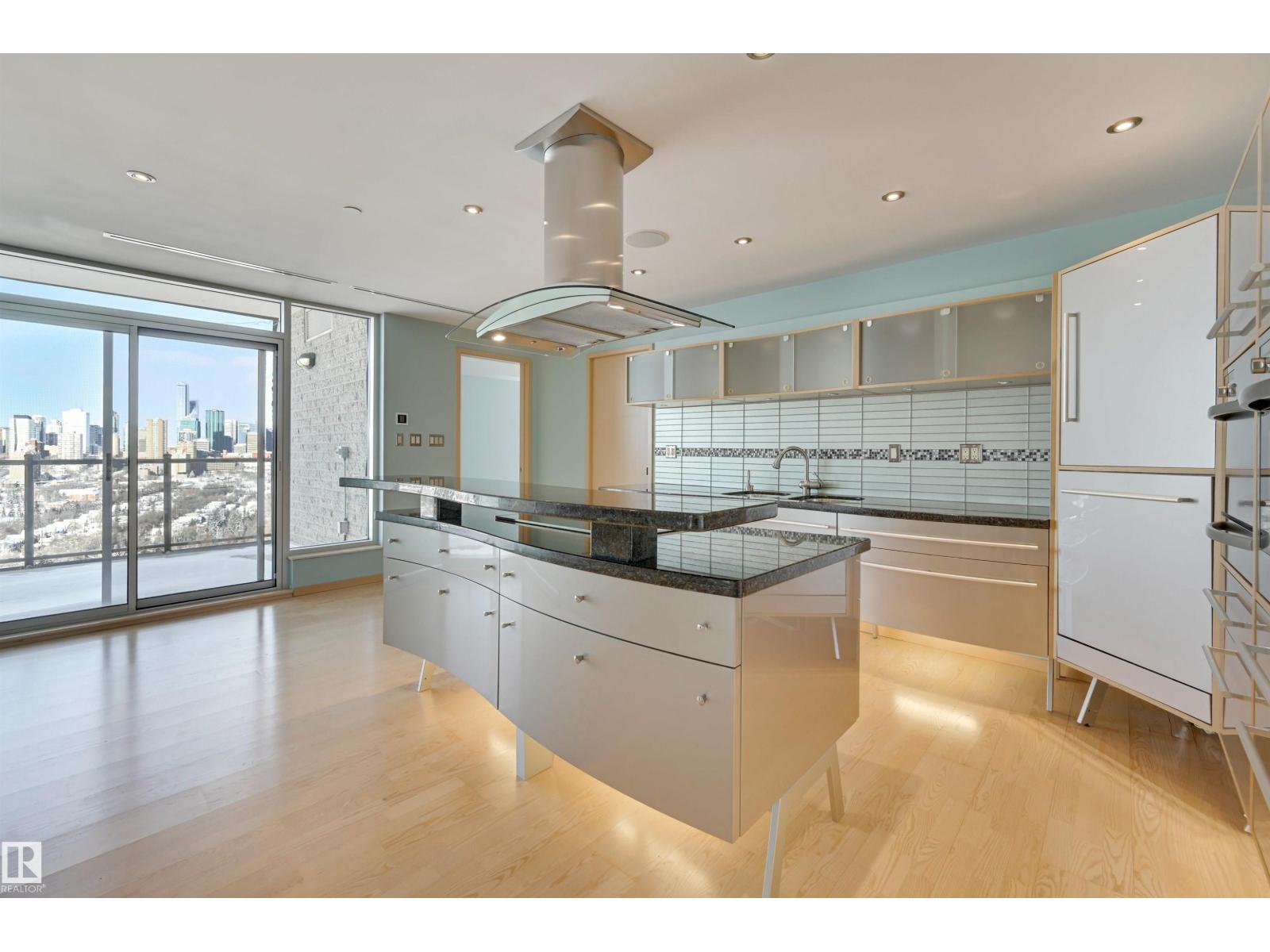 #901 10035 SASKATCHEWAN DR NW