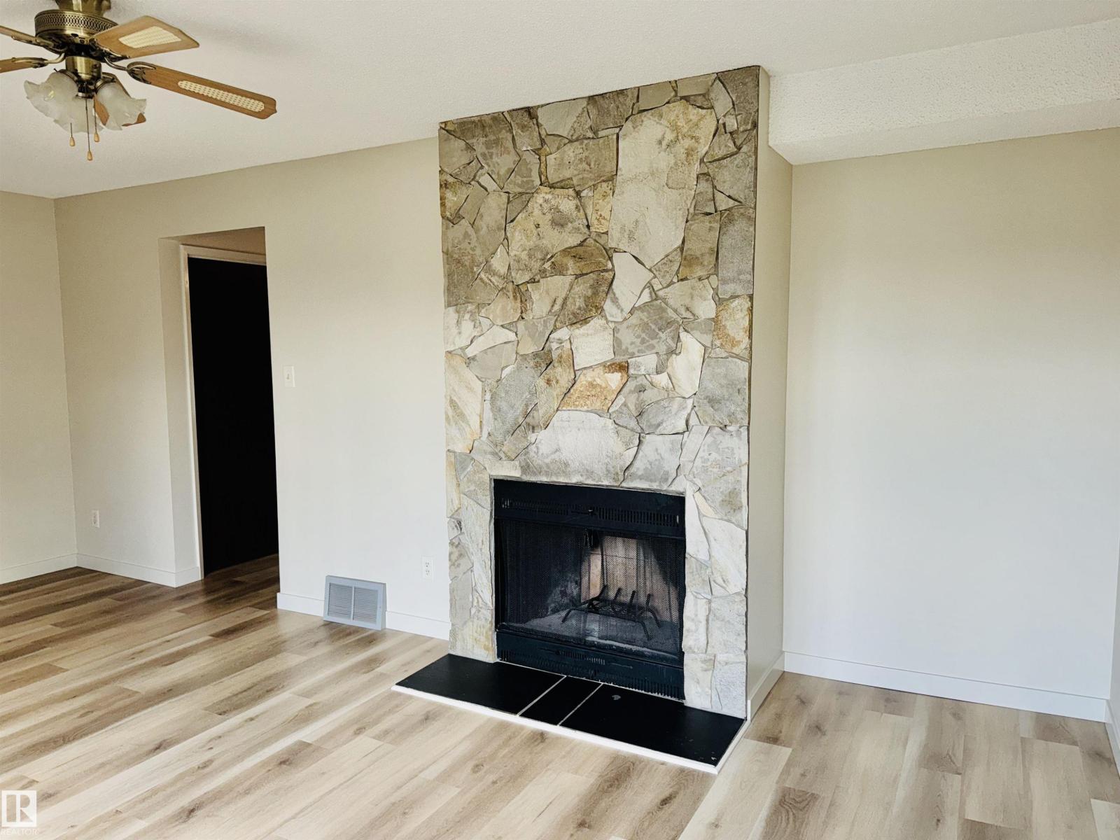 3229 142 AV NW
