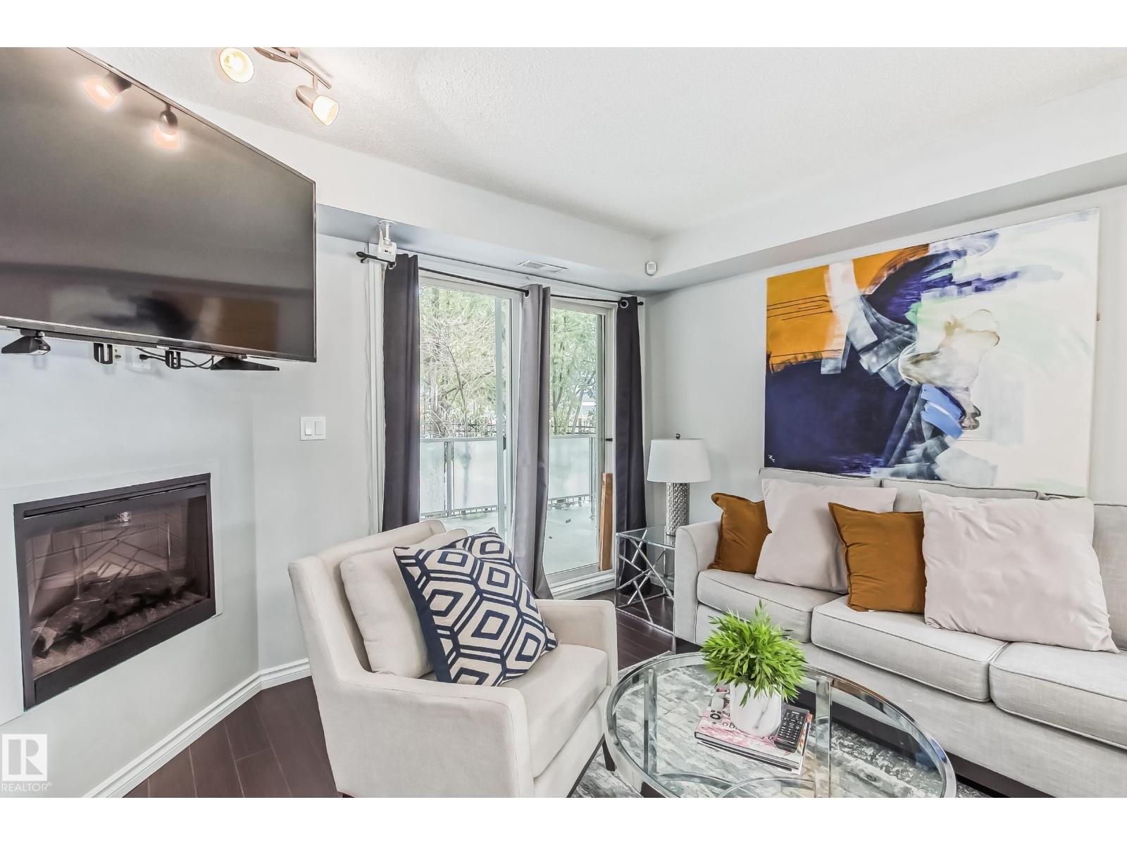 #115 10118 106 AV NW