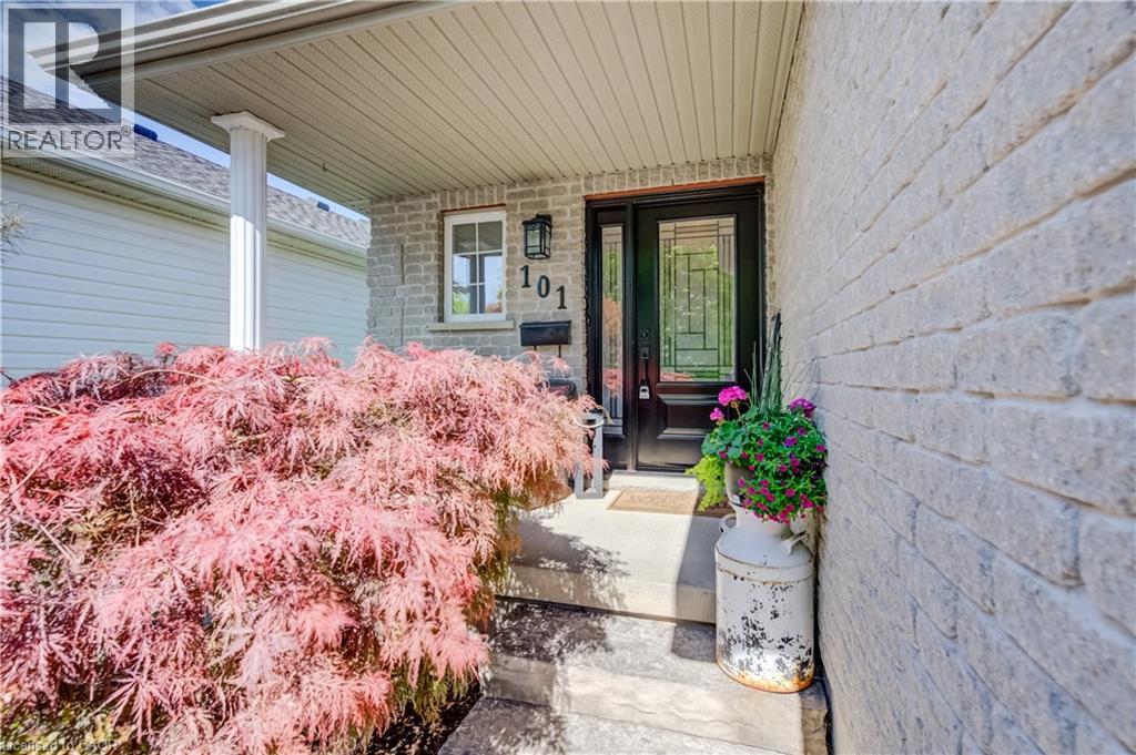 101 EDGEMERE Drive