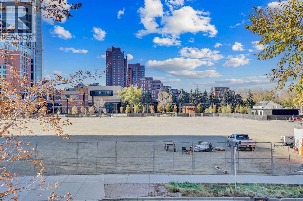 205, 128 2 Street SW