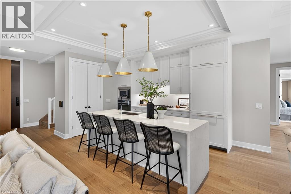 123 MAURICE Drive Unit# 401