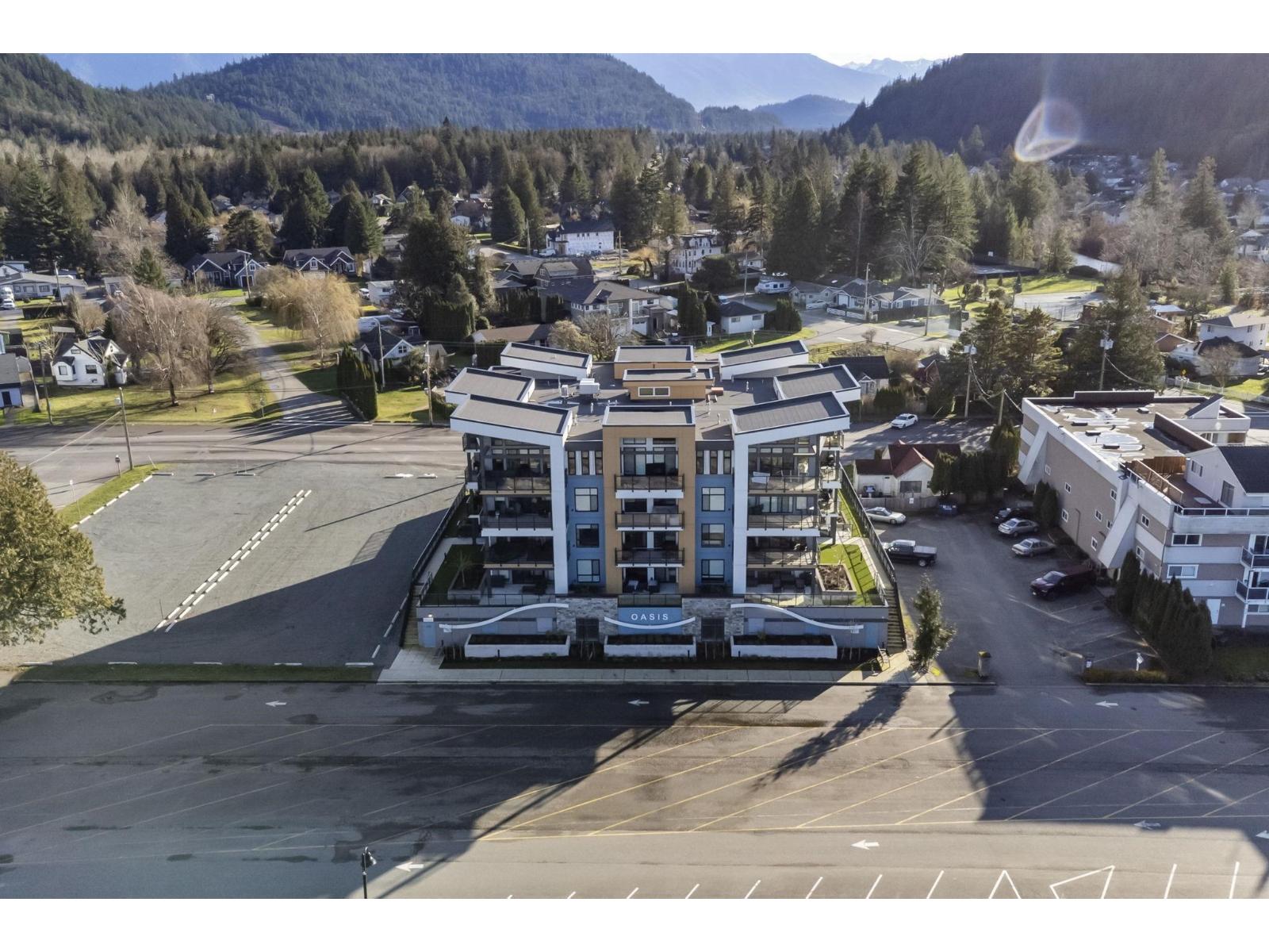 307 470 ESPLANADE AVENUE|Harrison Hot Springs