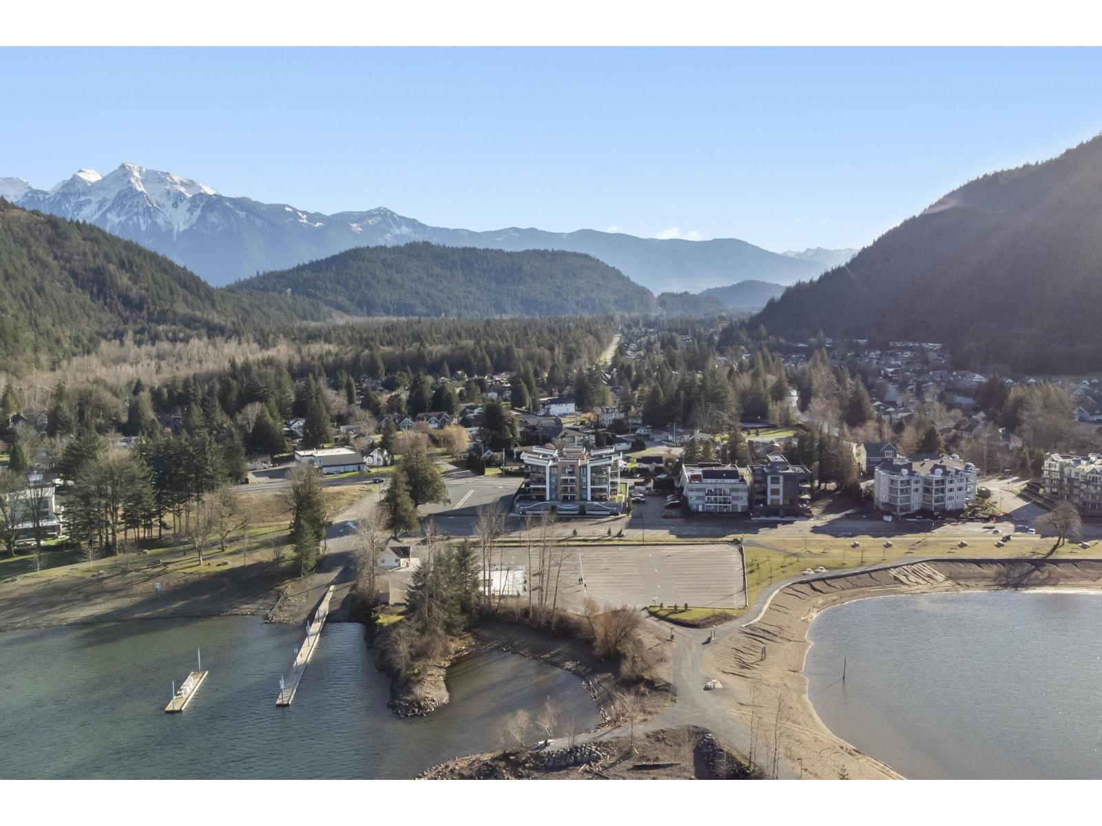 307 470 ESPLANADE AVENUE|Harrison Hot Springs