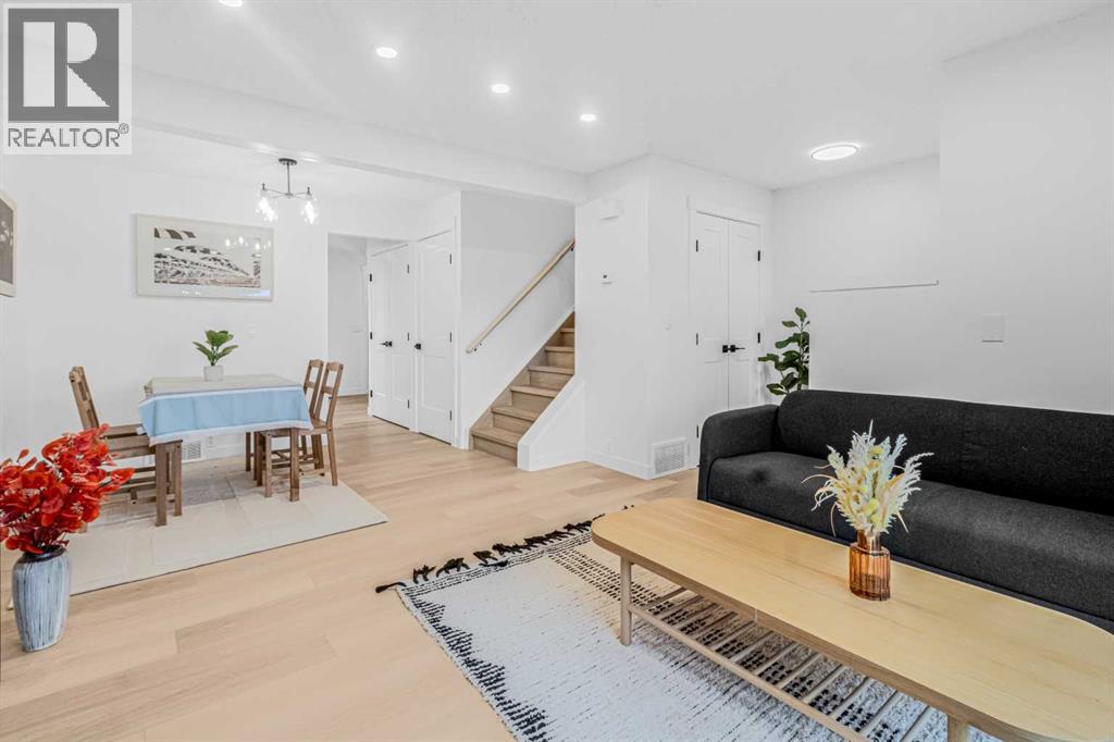 2, 112 Erin Grove Close SE