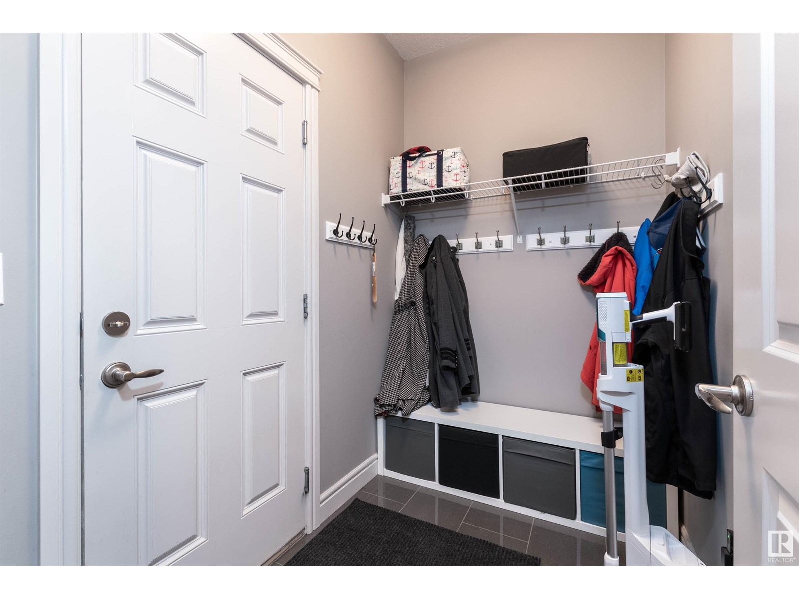 1130 Allendale CR